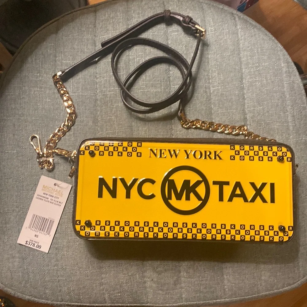 Michael Kors NYC license plate crossbody NWT - Picture 1 of 12
